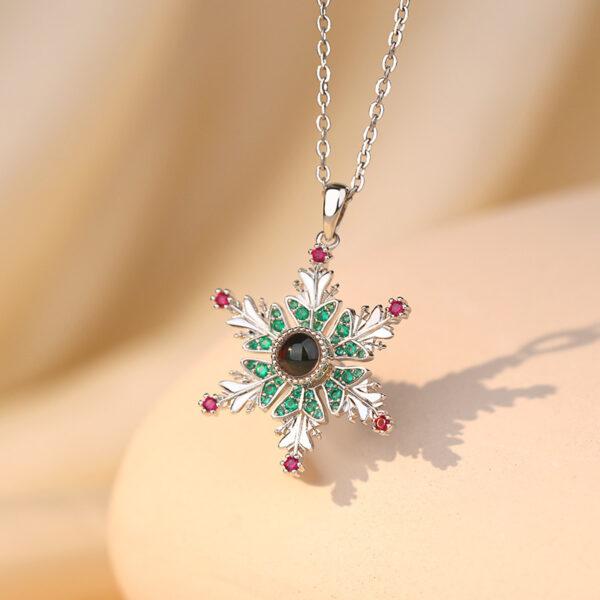 New Christmas Snowflake Necklace With Projection Design For Couples Christmas Gift Women's Clavicle Chain Jewelry - Image 2